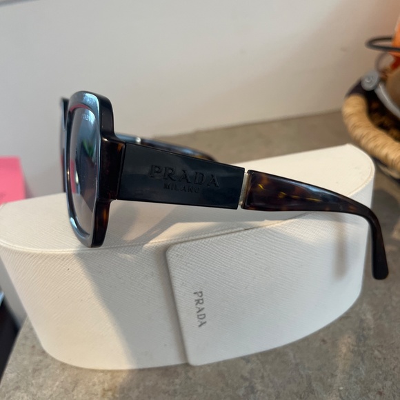 Prada tortoise sunglasses - Picture 2 of 3